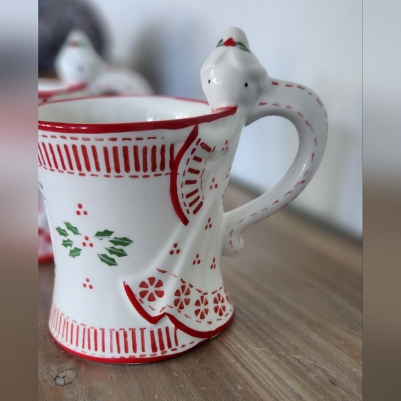 🎄 Temp-Tations Red & White Ceramic Angel Mugs – In Box, Christmas Design (Set) - Picture 9 of 16